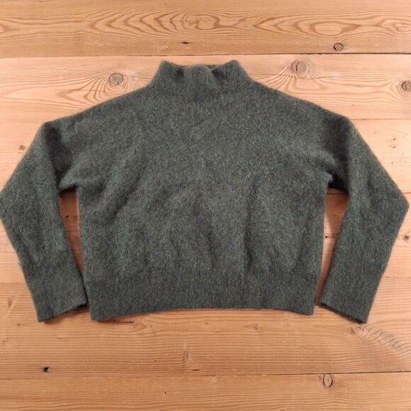 Tahari Sweaters - tahari cashmere sweater womens medium Green